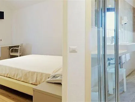 מלון Nettuno קאלה גונונה